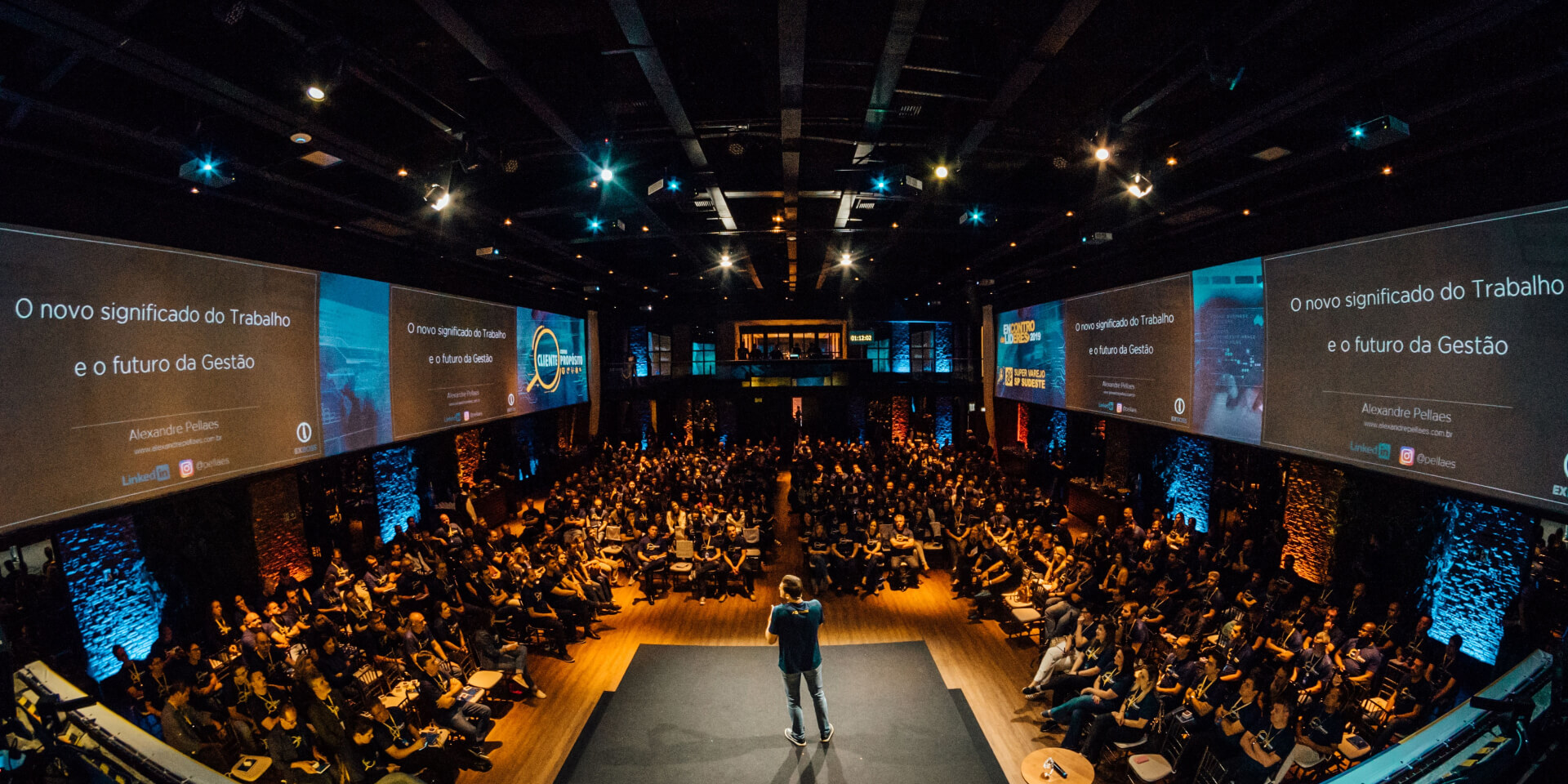 public speaker template hero img bg